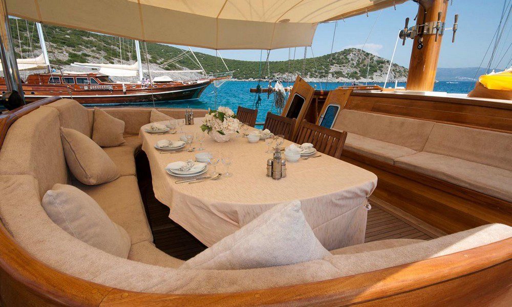 luna yachting arif kaptan c bodrum gulet kiralama 4