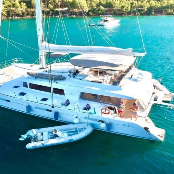 Catamaran Lagoon 620 Camaron for rent Turkey Luna Yachting Bodrum 11