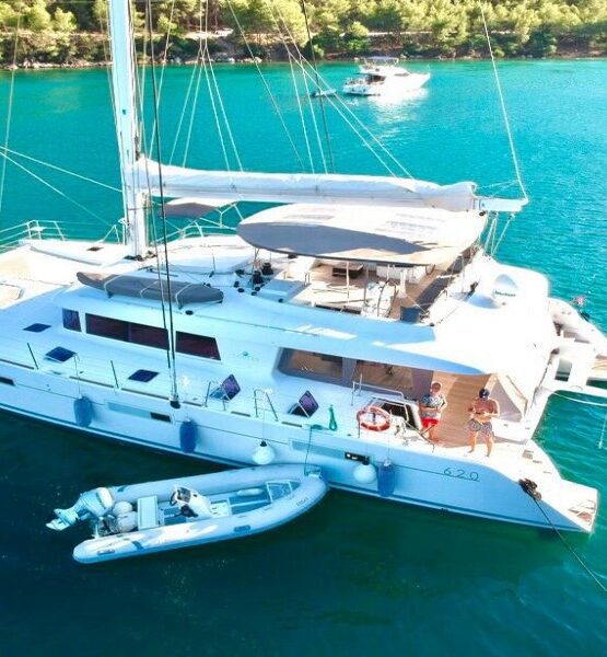 Catamaran Lagoon 620 Camaron for rent Turkey Luna Yachting Bodrum 11