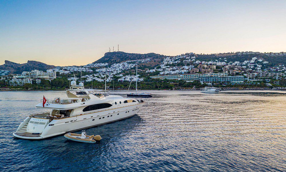 Luxury Yacht Falcon 115 Sanref Bodrum Luna Yachting 5 3