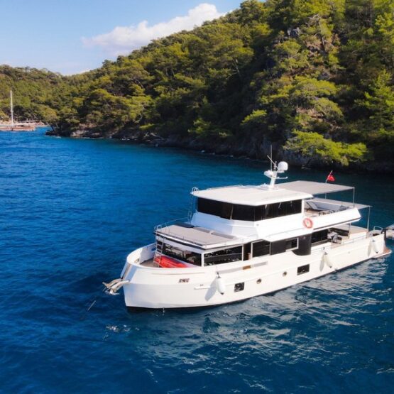 New built trawler yacht charter fethiye gocek luna yachting 3