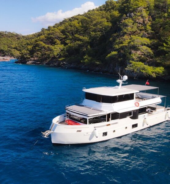 New built trawler yacht charter fethiye gocek luna yachting 3