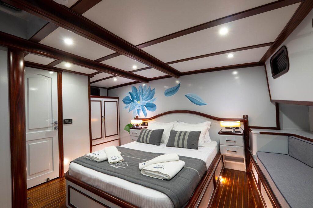 Deluxe Gulet Bodrum 5 Cabin 25 Mt 25