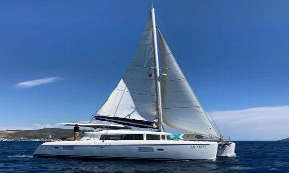 Luna Yachting Catamaran LE VENT LAGOON 420 1 1