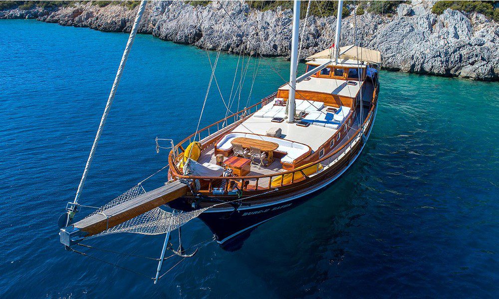 luna yachting burcu zafer 22